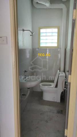 Rent 20x70 Taman Sri Andalas 2storey Partial Furnished Basic Good Unit 4