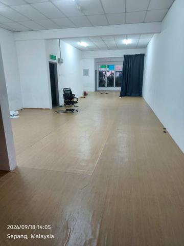 Double storey shop first floor Pusat Perniagaan Salak 2 selangor 1