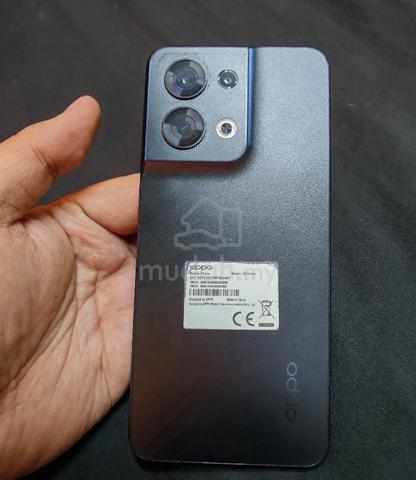 oppo reno 8+ poco f4 gt - photo 2 of 6