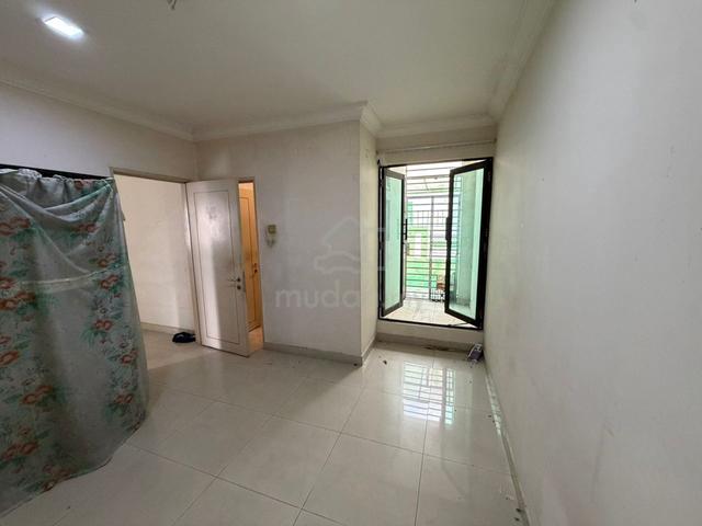 2sty link house End lot with land in Seksyen 9, Bandar Putra Heights 1
