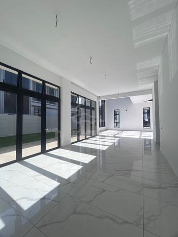 Brand New 2 Storey Bungalow House @ Longevia Taman Setia Tropika 4