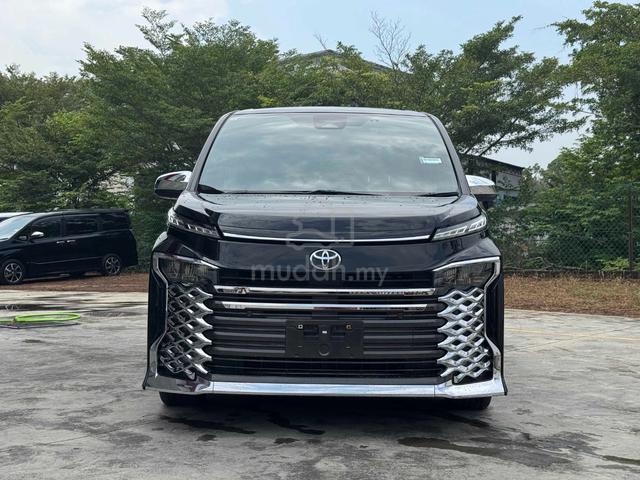 2022 Toyota VOXY S-Z / POWER BOOT . POWER DOORS - 2