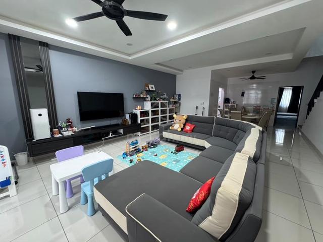 22x75 Glenmarie Austin Double Storey Renovation Unit 1