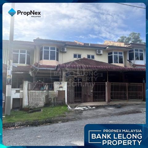 Freehold End Lot Terrace House in Kajang Below Market Value! 1
