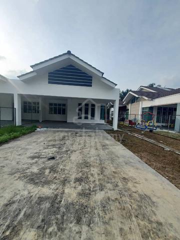 Parit Raja Single Story Semi d For Sale ๐ฅฐ๐ฅฐ 1
