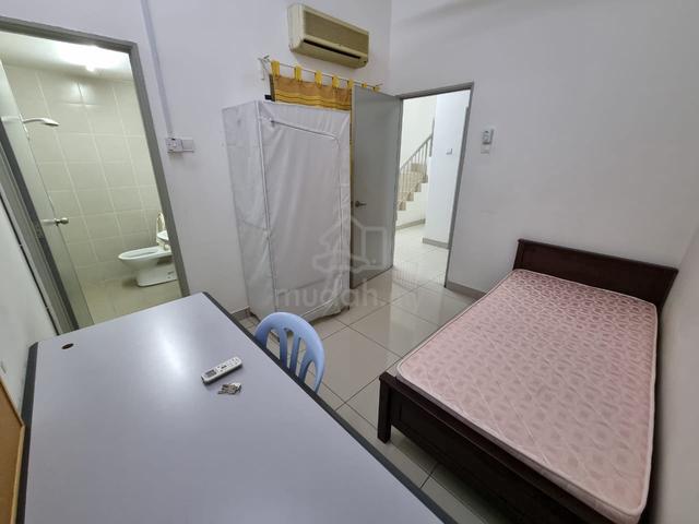 5mins walking distance to Mahsa University 1