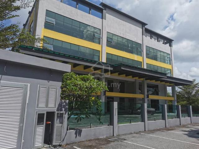 Good Used 2.5 Warehouse/Office With Top Roof And Parking Seremban 2 1