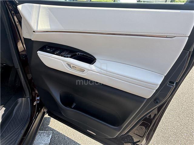 2025 Lexus LM500 h Version L WHITE INTERIOR - 3