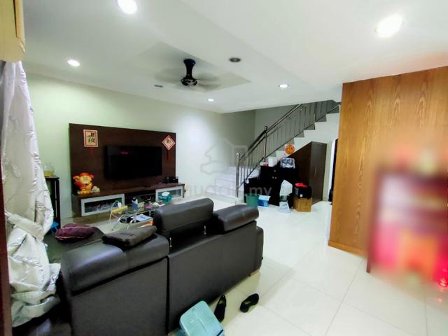 2 Storey House, Taman Pinggiran Putra , Equine Park Seri Kembangan. 1