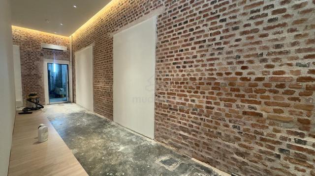 Ground floor shophouse lebuh victoria heritage tourist armenian street 3