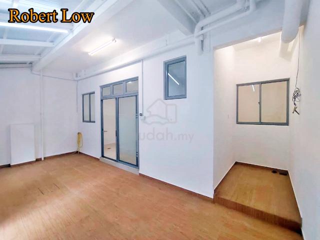 3 Storey Terrace at CASA LAGENDA MUTIARA - Freehold - 4 carparks - New 1