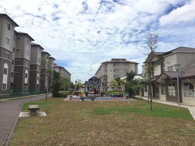 Partially Furnished Selangor Bandar Botanic Room For Rent 1