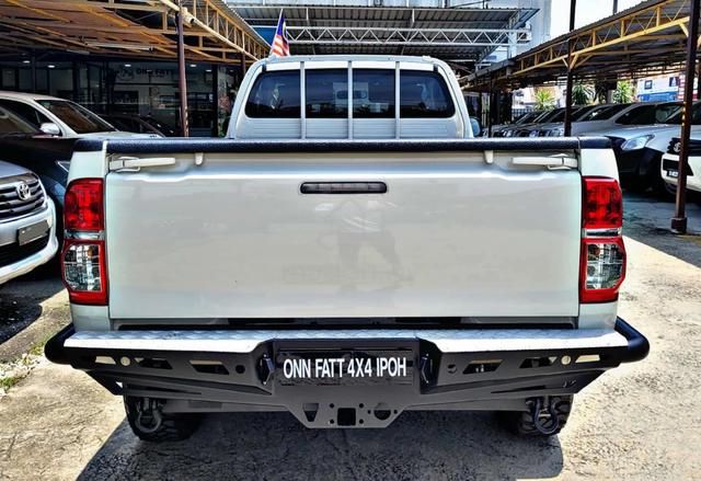2015 Toyota HILUX 2.5 VNT SINGLE CAB FULLY LOADED - 4
