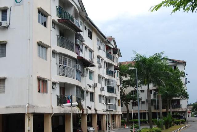 Cheras Perdana Apartment Block D, E 1