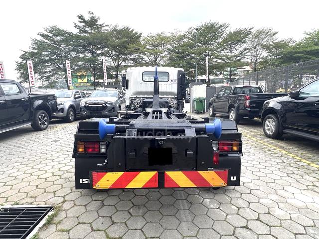 Isuzu Arm Roll - Roro Lorry 14ft 2026 - photo 4 of 6