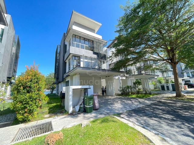 TWIN VILLA BUNGALOW PRESINT 8 PUTRAJAYA  [ Direct Facing Lake View ] 1
