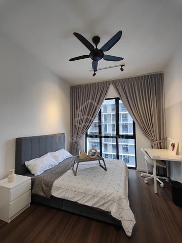MASTER ROOM with Utilities, Wifi, Aircond in 𝗕𝗔𝗧𝗨 𝗞𝗔𝗪𝗔𝗡✨🏡 1