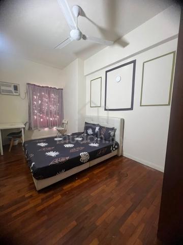 Seri Maya Middle Room For Rent-Mixed Gender Only 1