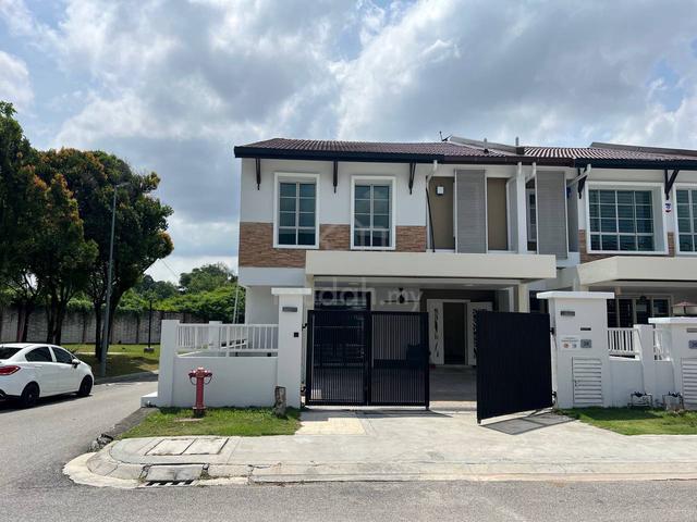 Refurbished Double Storey Endlot Putra Avenue Putra Heights 1