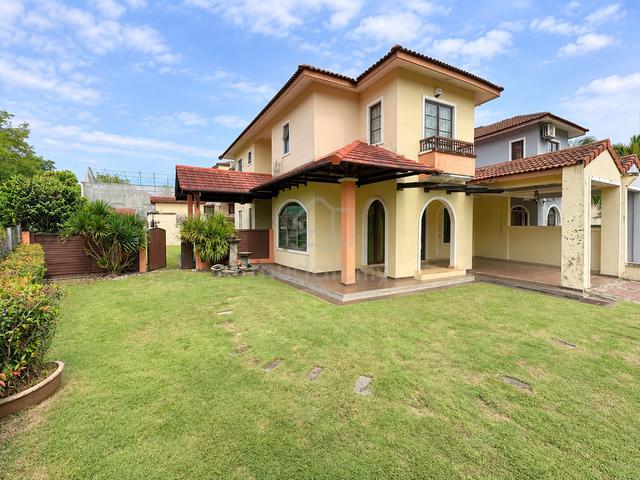 Semi-D 2 Tingkat Corner Lot 4888 sf Laman Bakawali Kota Seriemas Nilai 1