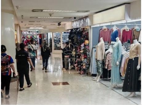 4 Commercial shop lots for rent 1