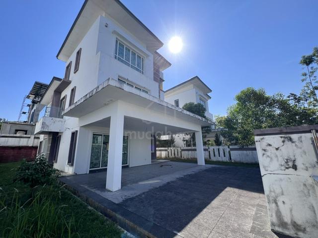 2.5 Storey Bungalow House 1
