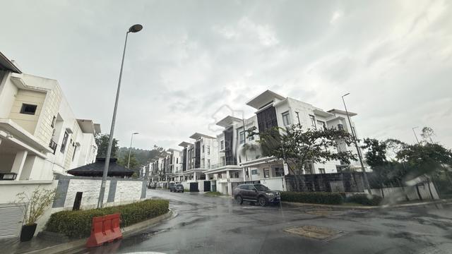 3 storey Semi-D Emery Embun Kemensah gated with facilities freehold 1