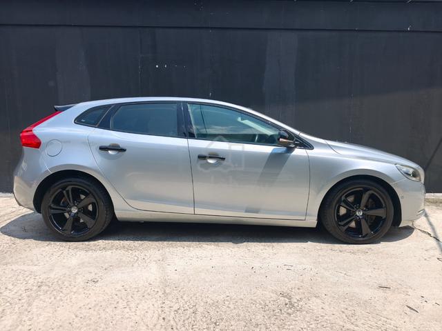 2016 Volvo V40 2.0 T5 (A) Low Mileage SuperB - 5
