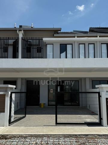 Cheapest 0% dp double storey in sepang 4rooms 3bath 1