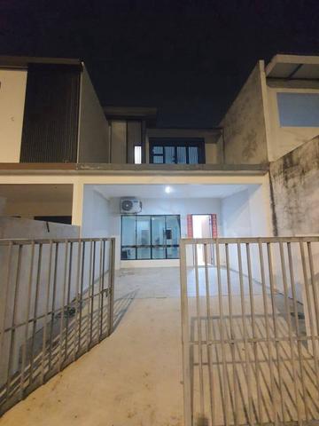 Austin Ruby Crest/ 2 Storey Terrace/ 4Bed 3Bath/ Partially Furnished 1