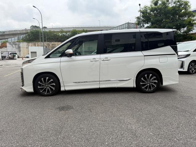 2022 Toyota VOXY 2.0 S-Z MODELISTA BODYKIT - 5