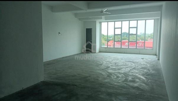 Tingkat ke-2 & ke-3 untuk disewa - WAKAF CHE YEH (Depan jalan besar) 1