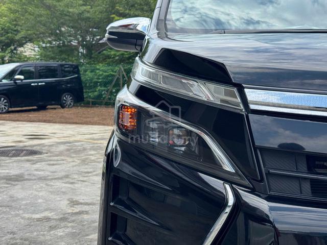2021 Toyota VOXY 2.0 ZS KIRAMEKI III (A) 40K KM - 4