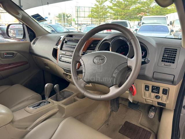 2010 Toyota FORTUNER 2.7 V (A) Petrol Boleh Loan - 5