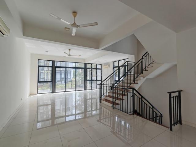 16 quartz 3 storey courtyard,taman melawati,kemensah/BELOW BANK VALUE 1