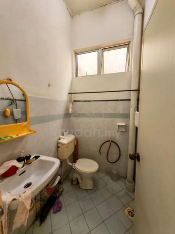 Taman Nusa Bestari Single Storey Terrace for Sale/ Freehold/ Renovated 1