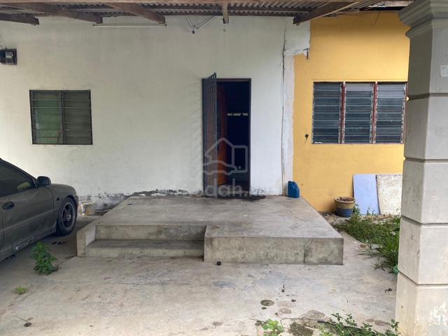 Rumah Kampung Telosan Pasir Puteh 1
