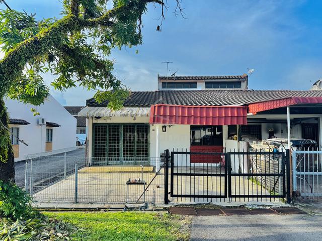 rumah melaka taman rumpun bahagian Aeon bandaraya 1