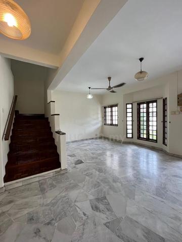 USJ 9 (24x75 sqft) Well Kept 2 Storey House Taipan Business Centre LRT 1