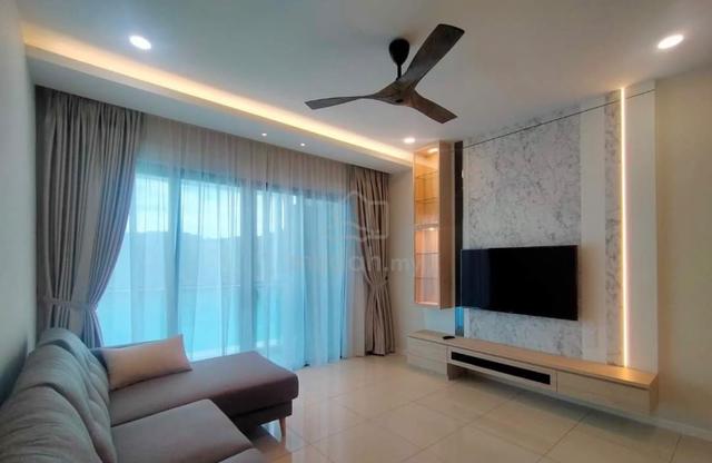 Queens Residences Q1 @ Queens Waterfront 1