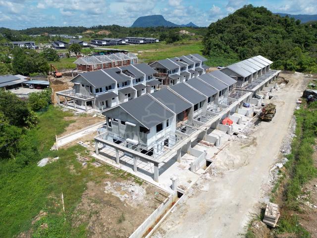 New Terrace House at Taman Sedia at Jalan Tondong - Batu Kawa 1