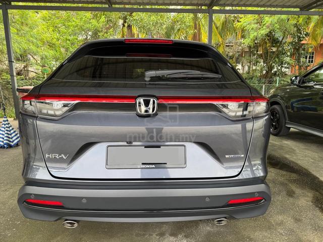 2025 Honda HR-V 1.5 V MY22 FACELIFT (A) LIKE NEW - 3