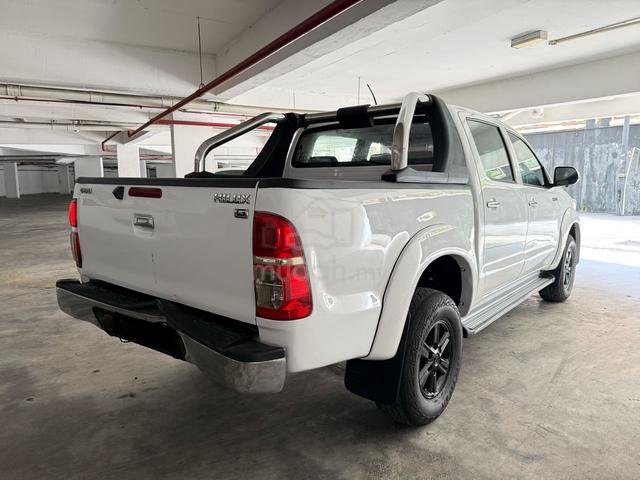 Toyota HILUX 2.5 G VNT FACELIFT 2012 (A) LOAN - 4