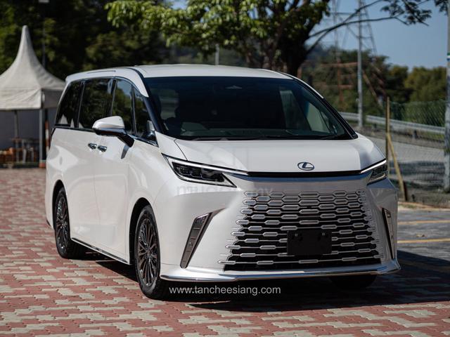 2024 Lexus LM500H Version L 6 Seater - 1