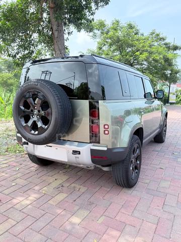 2023 Land Rover DEFENDER 110 P300 SE Unreg - 5