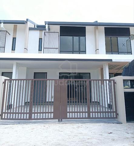 【BRAND NEW】2 Storey ADIRA 20x75 Near WETLAND Bandar Bukit Raja KLANG 1