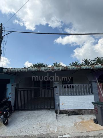 Jalan Mawar，Taman Sri Layang，Kluang，Single Storey Low Cost 1