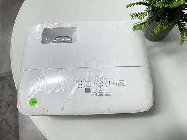 BenQ MX500 Projector (Free Projector Screen) - photo 2 of 6