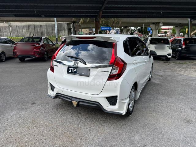 2017 Honda JAZZ 1.5 E (A) - 4