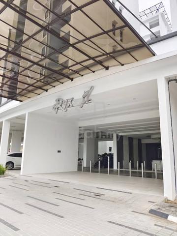 d'Ryx Residences 1